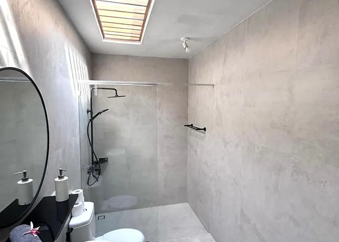 Jes - 4 Bedroom - Villa